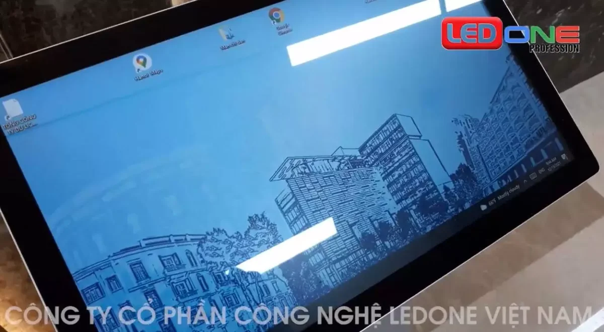 Lắp đặt 2 màn hình quảng cáo cảm ứng chân quỳ tại sảnh của Hanoi Tower