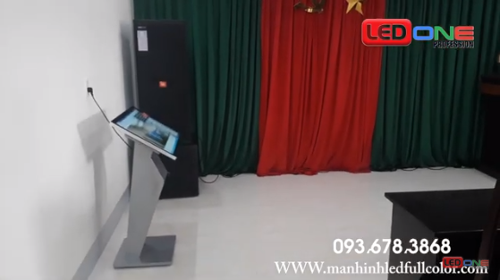 Lắp đặt màn hình cảm ứng chân quỳ tại phòng Trưng bày lịch sử huyện Nam Đàn – Nghệ An