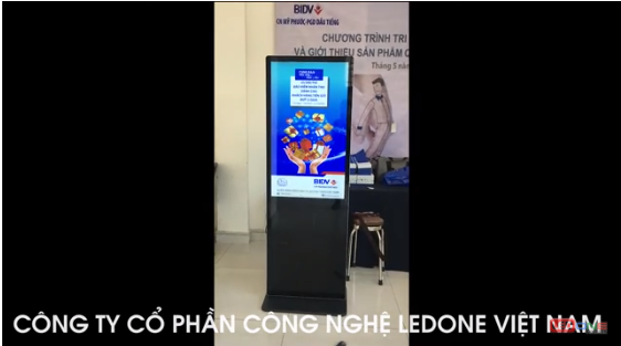 Lắp đặt màn hình quảng cáo chân đứng 43″ Wifi tại BIDV Bình Dương