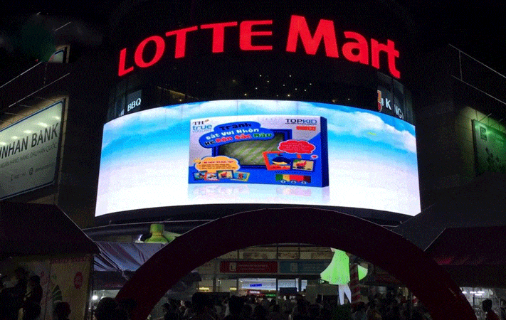 Màn hình led quảng cáo ngoài trời tại lotte mart