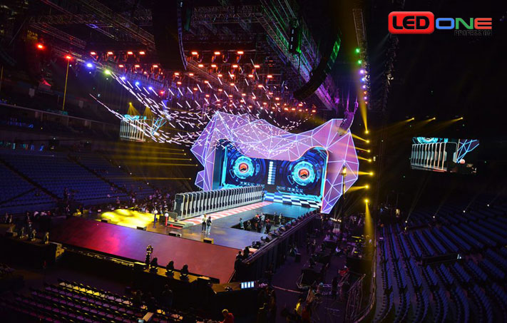 Tại sao sân khấu sự kiện ứng dụng màn hình Led thay backdrop thông thường?