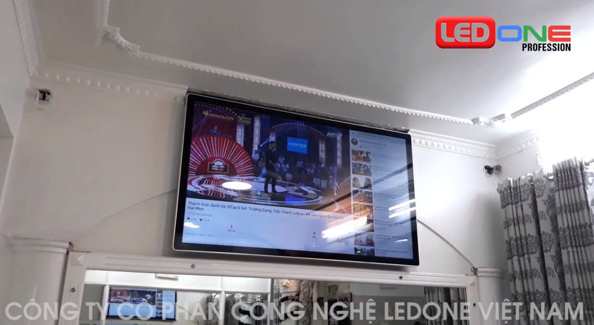 Thi công lắp đặt màn hình quảng cáo treo tường 65inch kết nối wifi tại Salon Hương Rose