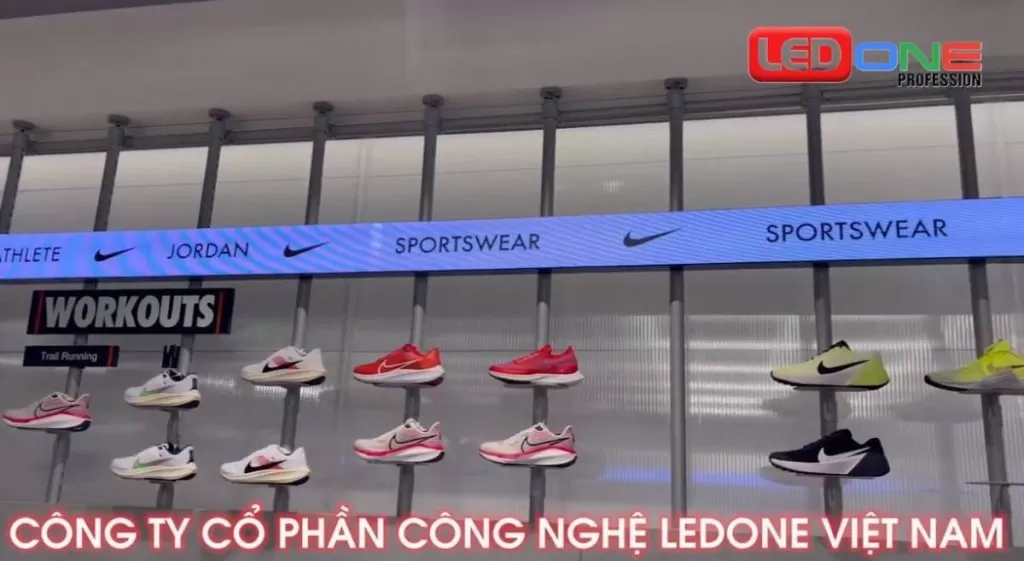Thi công màn hình LED P2 uốn dẻo tại cửa hàng Nike, Lotte Tây Hồ