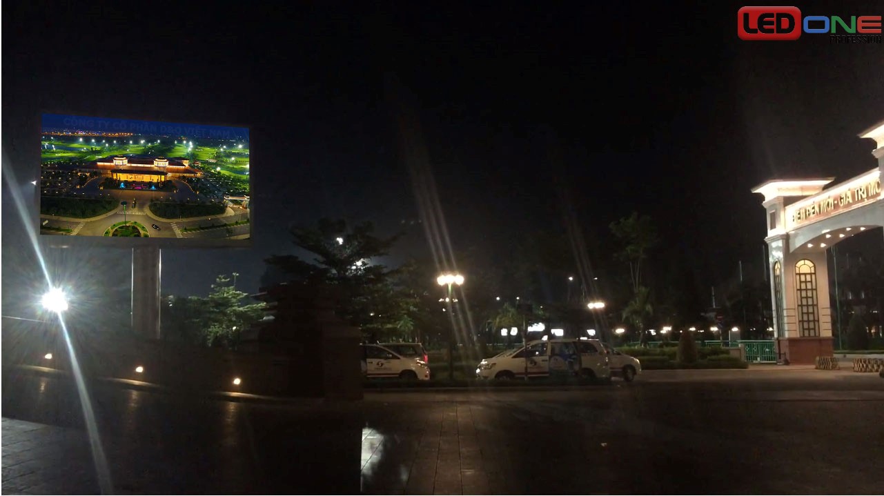 Thi công màn hình LED P3.91 ngoài trời tại sân Golf Tân Sơn Nhất